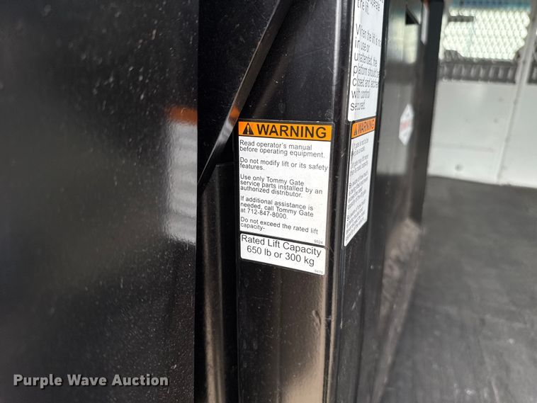 image for item ES5886 2010 Ford E150 van