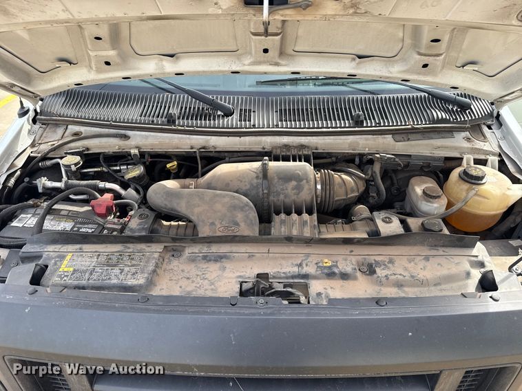 image for item ES5886 2010 Ford E150 van