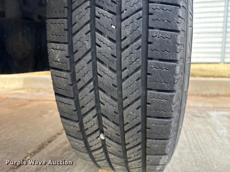 image for item ES5886 2010 Ford E150 van