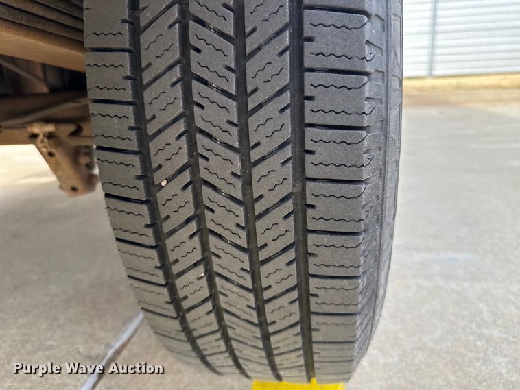 image for item ES5886 2010 Ford E150 van