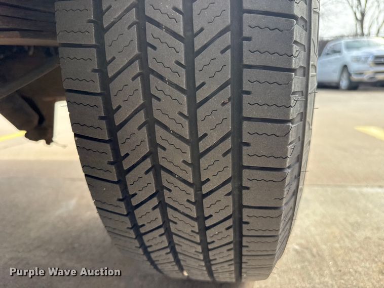 image for item ES5886 2010 Ford E150 van