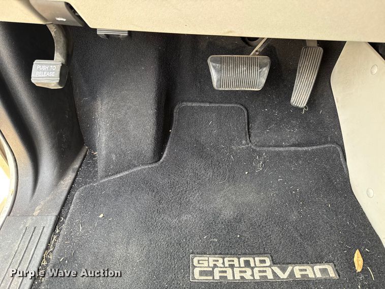 image for item ES5887 2013 Dodge Grand Caravan van