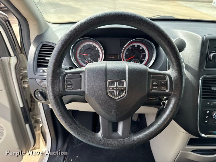 image for item ES5887 2013 Dodge Grand Caravan van