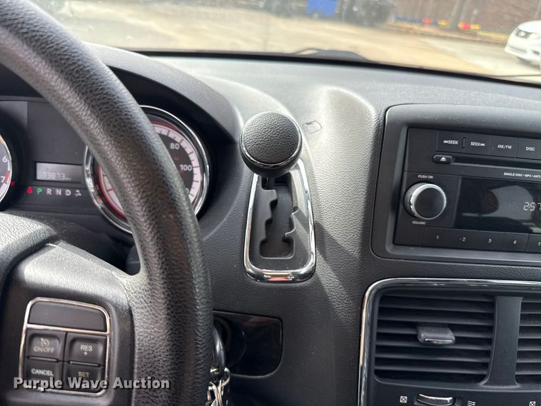 image for item ES5887 2013 Dodge Grand Caravan van