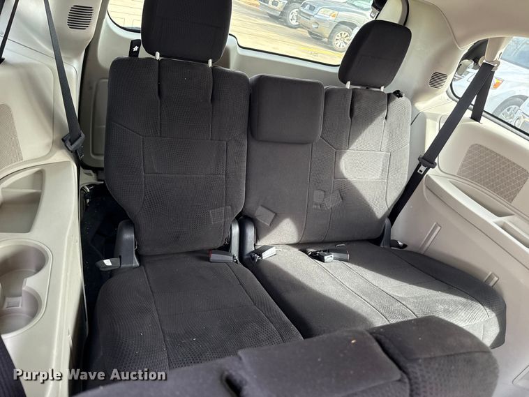 image for item ES5887 2013 Dodge Grand Caravan van