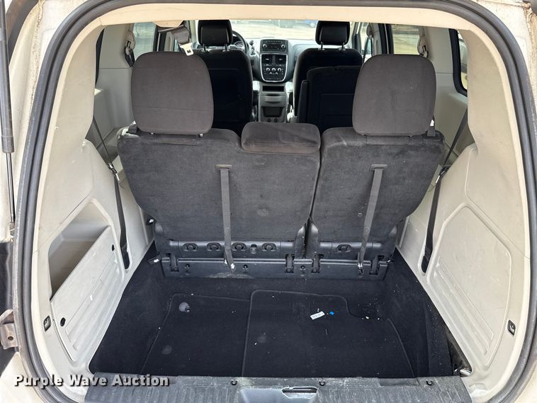 image for item ES5887 2013 Dodge Grand Caravan van