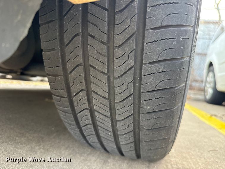 image for item ES5887 2013 Dodge Grand Caravan van