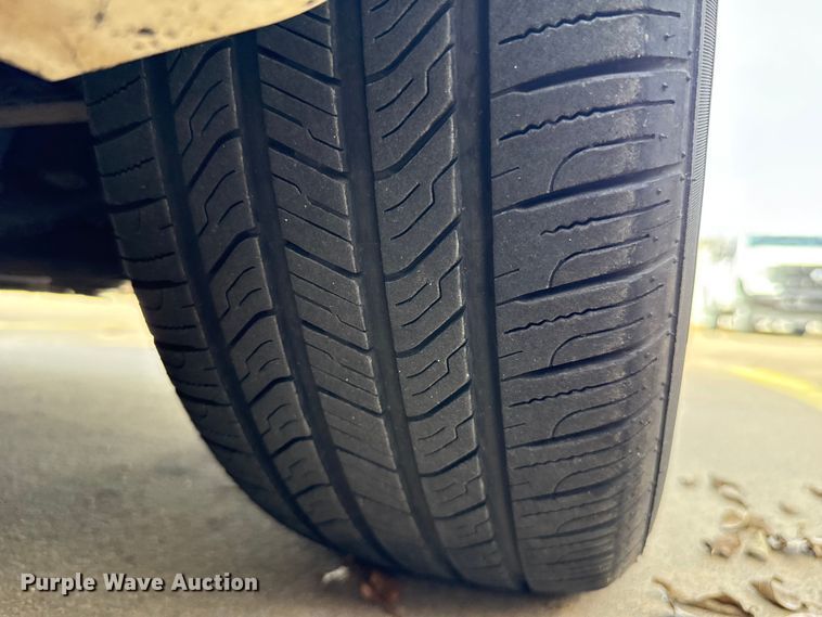 image for item ES5887 2013 Dodge Grand Caravan van