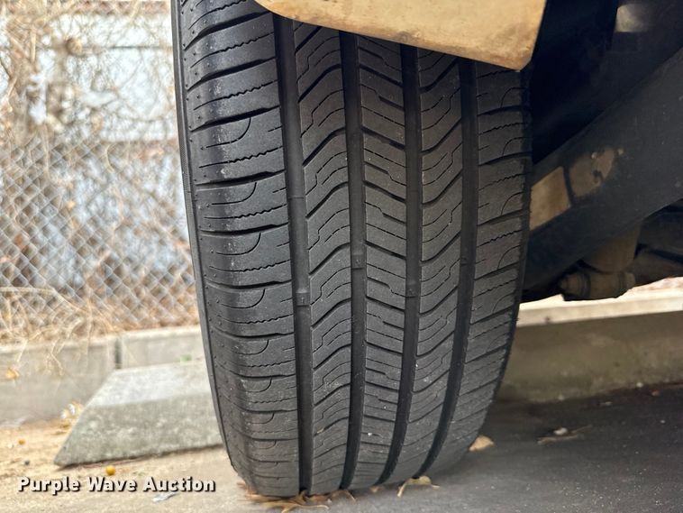 image for item ES5887 2013 Dodge Grand Caravan van