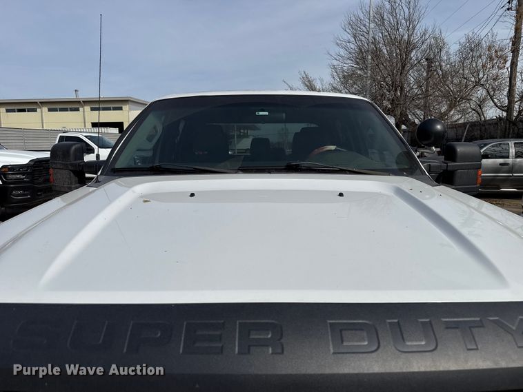 image for item ES5888 2012 Ford F250 Super Duty Crew Cab pickup truck