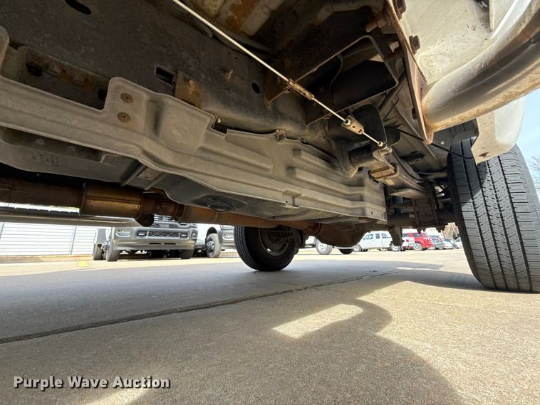 image for item ES5888 2012 Ford F250 Super Duty Crew Cab pickup truck