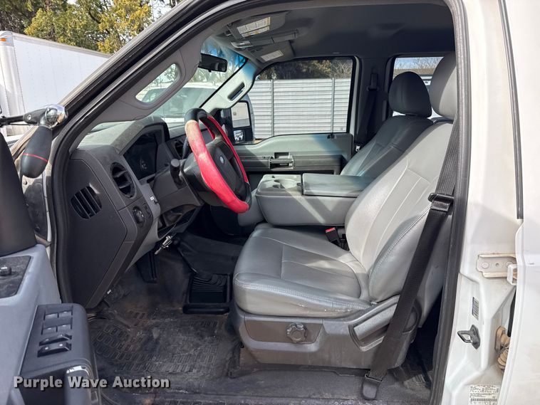 image for item ES5888 2012 Ford F250 Super Duty Crew Cab pickup truck