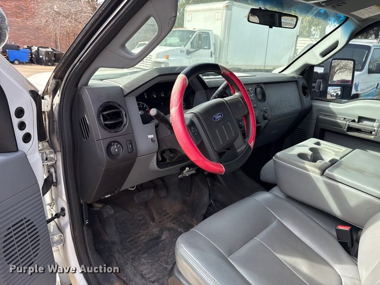 image for item ES5888 2012 Ford F250 Super Duty Crew Cab pickup truck