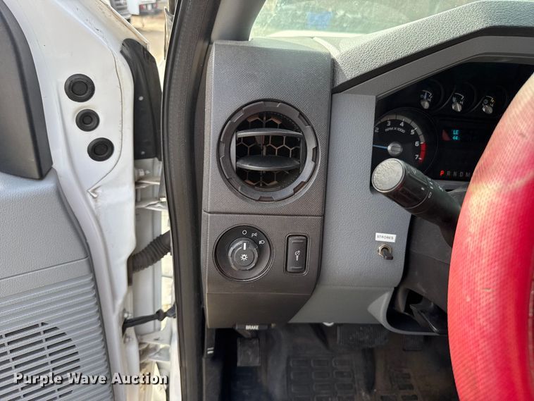 image for item ES5888 2012 Ford F250 Super Duty Crew Cab pickup truck