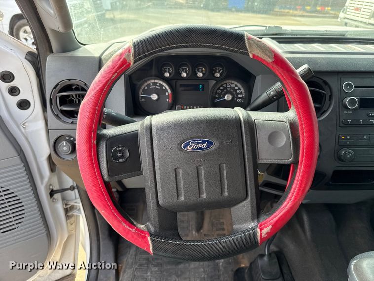 image for item ES5888 2012 Ford F250 Super Duty Crew Cab pickup truck