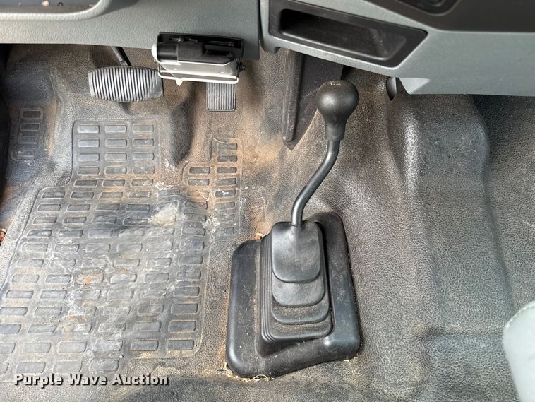 image for item ES5888 2012 Ford F250 Super Duty Crew Cab pickup truck