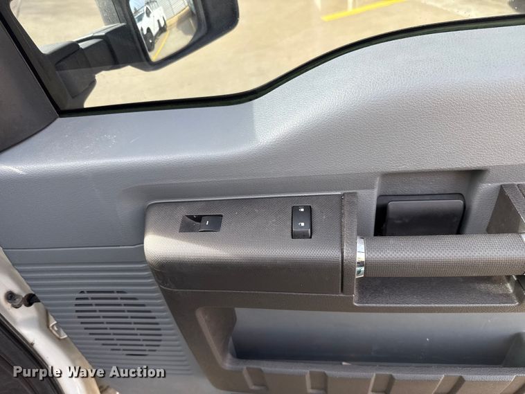 image for item ES5888 2012 Ford F250 Super Duty Crew Cab pickup truck