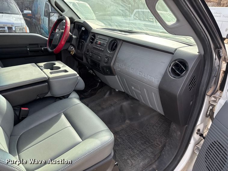 image for item ES5888 2012 Ford F250 Super Duty Crew Cab pickup truck