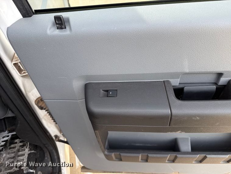 image for item ES5888 2012 Ford F250 Super Duty Crew Cab pickup truck