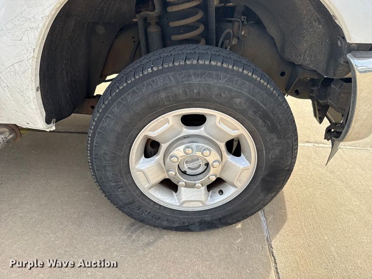 image for item ES5888 2012 Ford F250 Super Duty Crew Cab pickup truck