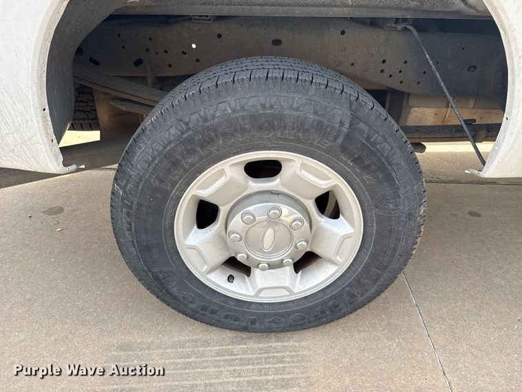 image for item ES5888 2012 Ford F250 Super Duty Crew Cab pickup truck