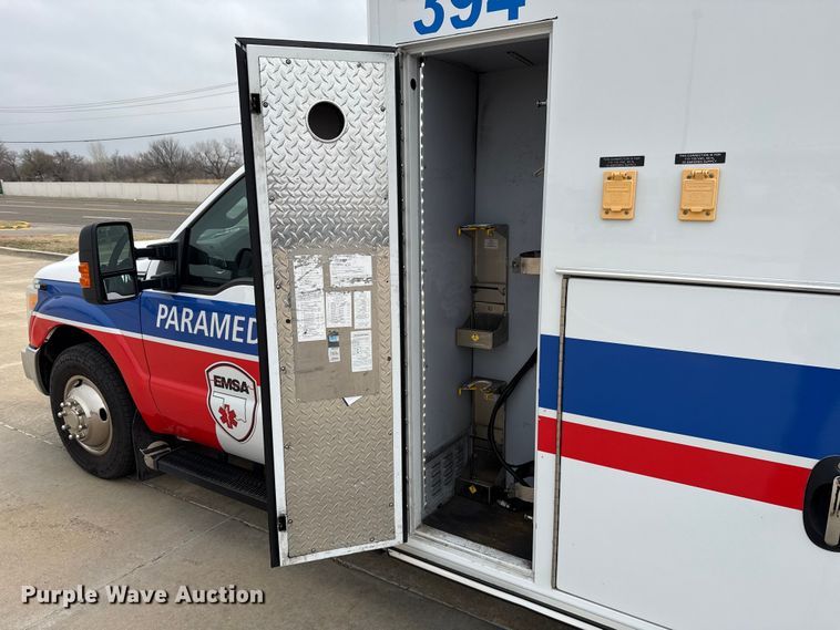 image for item ES5917 2016 Ford F350 Super Duty ambulance