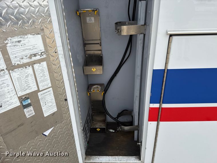 image for item ES5917 2016 Ford F350 Super Duty ambulance