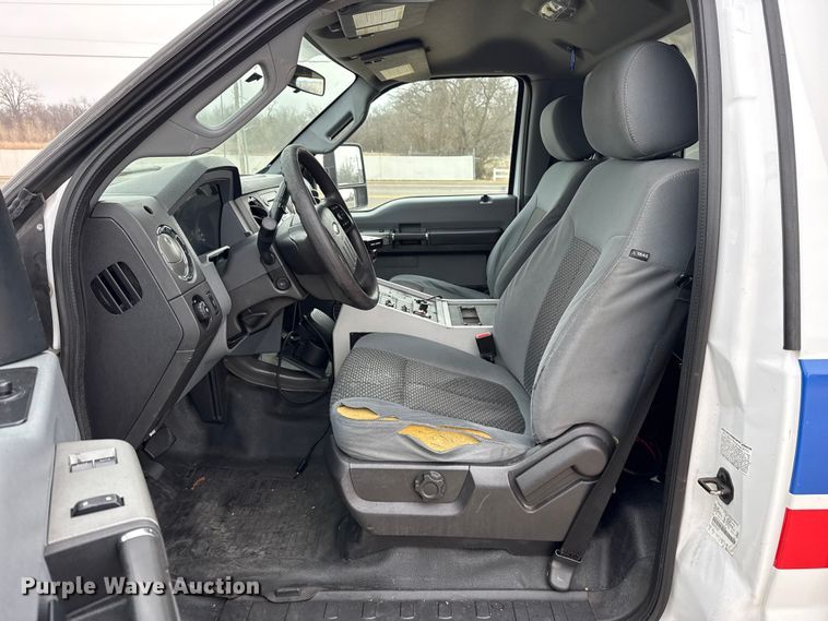 image for item ES5917 2016 Ford F350 Super Duty ambulance