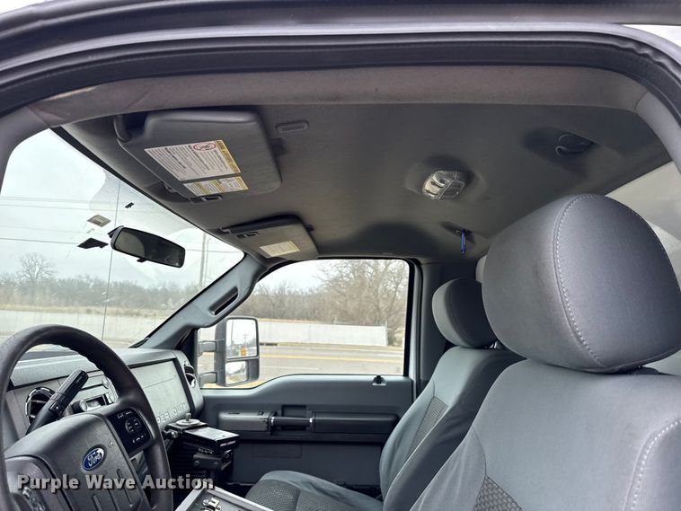 image for item ES5917 2016 Ford F350 Super Duty ambulance