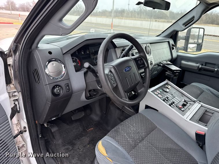 image for item ES5917 2016 Ford F350 Super Duty ambulance