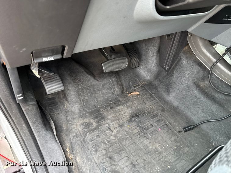 image for item ES5917 2016 Ford F350 Super Duty ambulance