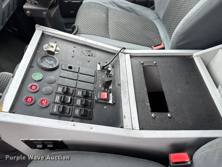 image for item ES5917 2016 Ford F350 Super Duty ambulance