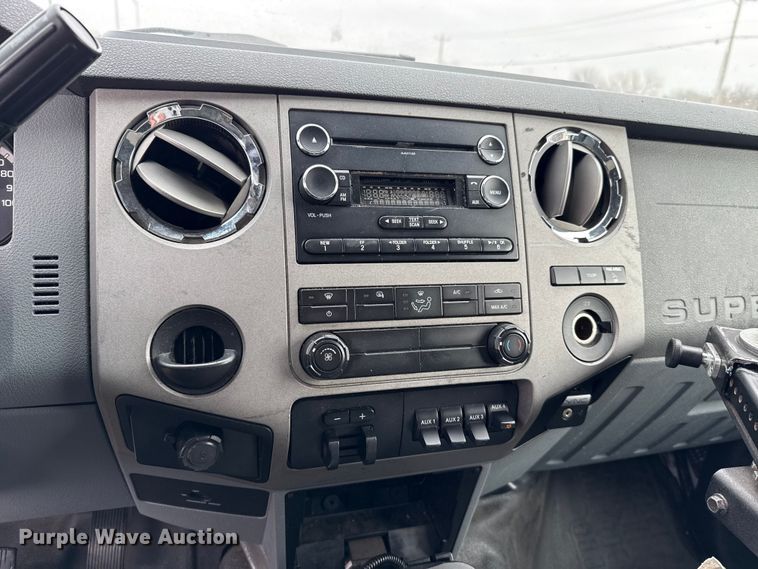 image for item ES5917 2016 Ford F350 Super Duty ambulance