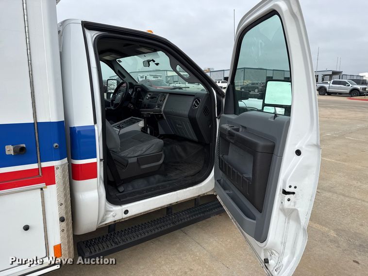 image for item ES5917 2016 Ford F350 Super Duty ambulance