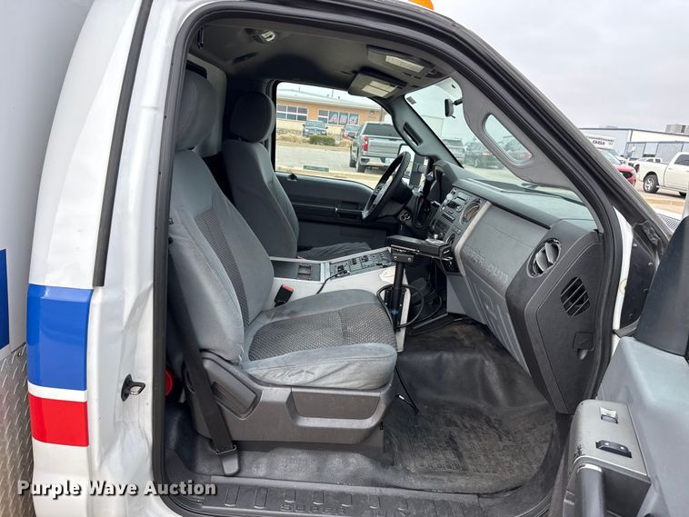image for item ES5917 2016 Ford F350 Super Duty ambulance
