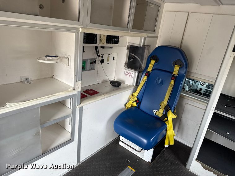 image for item ES5917 2016 Ford F350 Super Duty ambulance