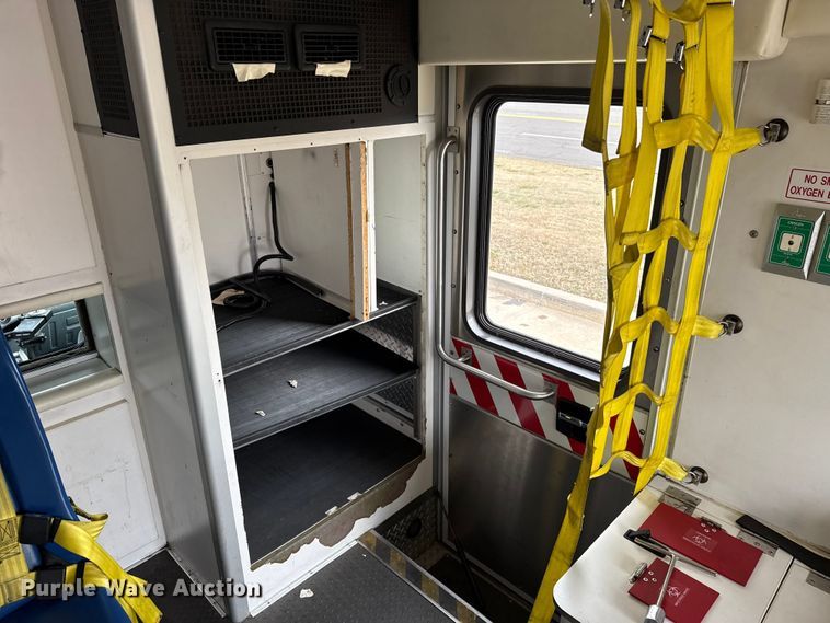 image for item ES5917 2016 Ford F350 Super Duty ambulance