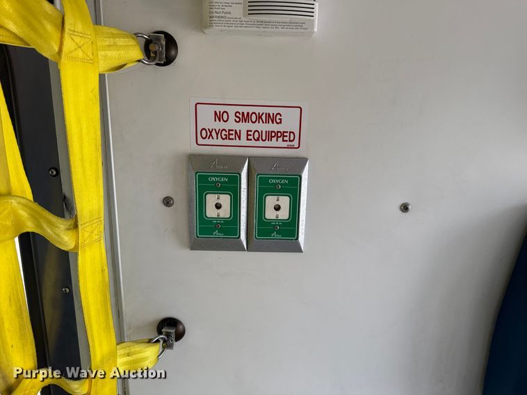 image for item ES5917 2016 Ford F350 Super Duty ambulance