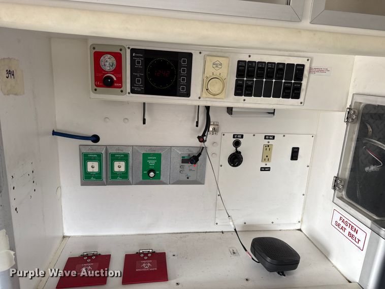 image for item ES5917 2016 Ford F350 Super Duty ambulance