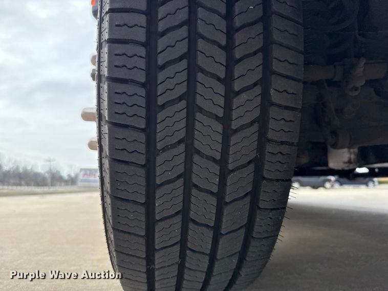 image for item ES5917 2016 Ford F350 Super Duty ambulance