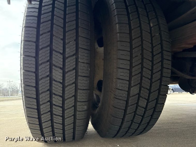 image for item ES5917 2016 Ford F350 Super Duty ambulance