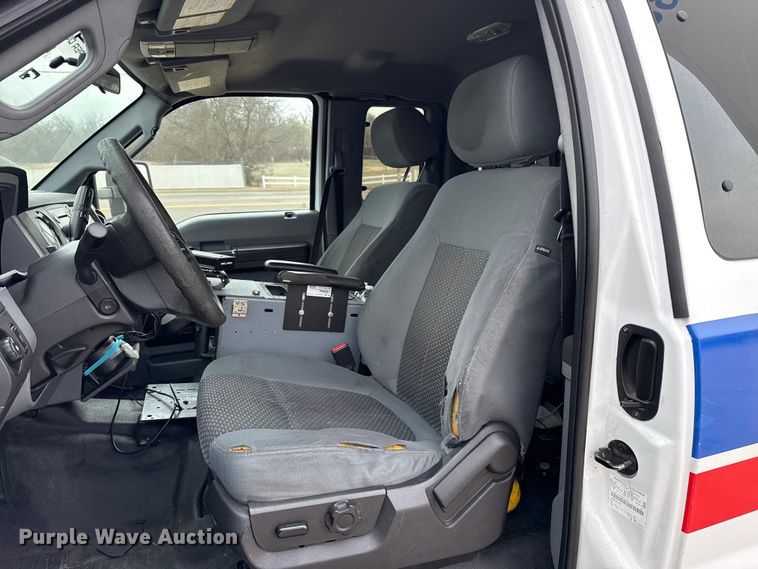 image for item ES5918 2016 Ford F450 Super Duty ambulance