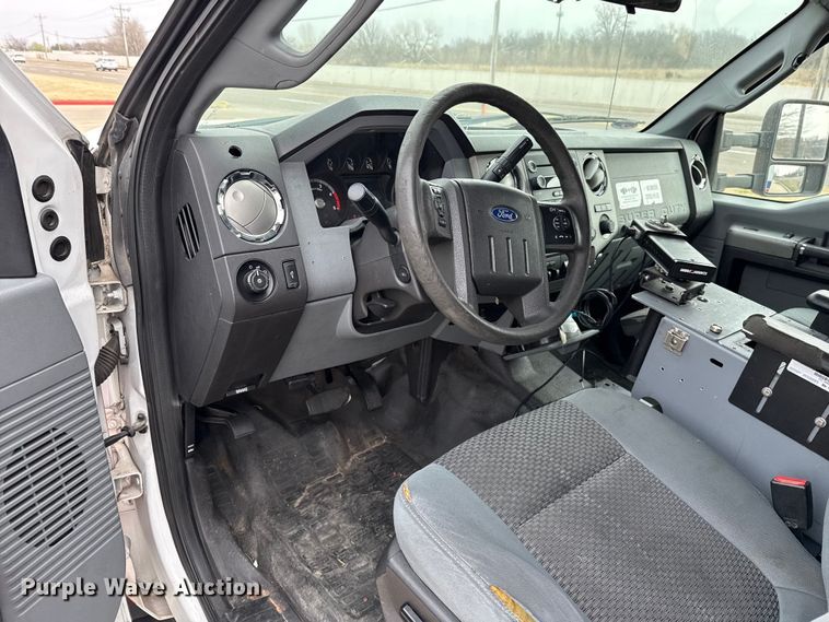 image for item ES5918 2016 Ford F450 Super Duty ambulance