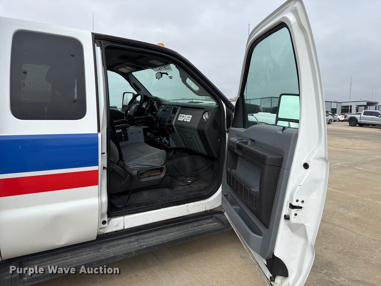 image for item ES5918 2016 Ford F450 Super Duty ambulance