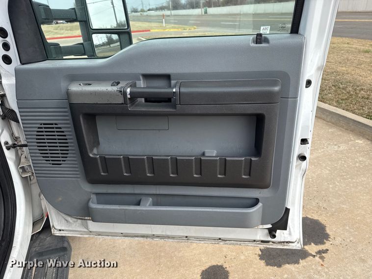 image for item ES5918 2016 Ford F450 Super Duty ambulance