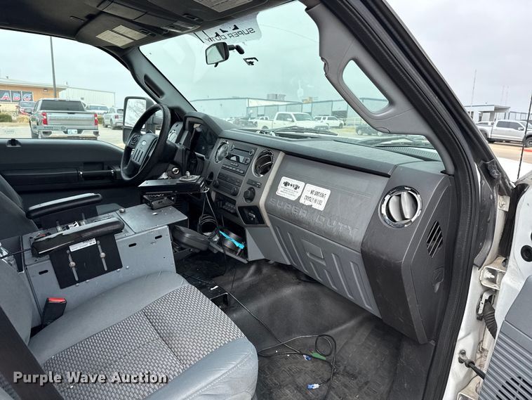 image for item ES5918 2016 Ford F450 Super Duty ambulance