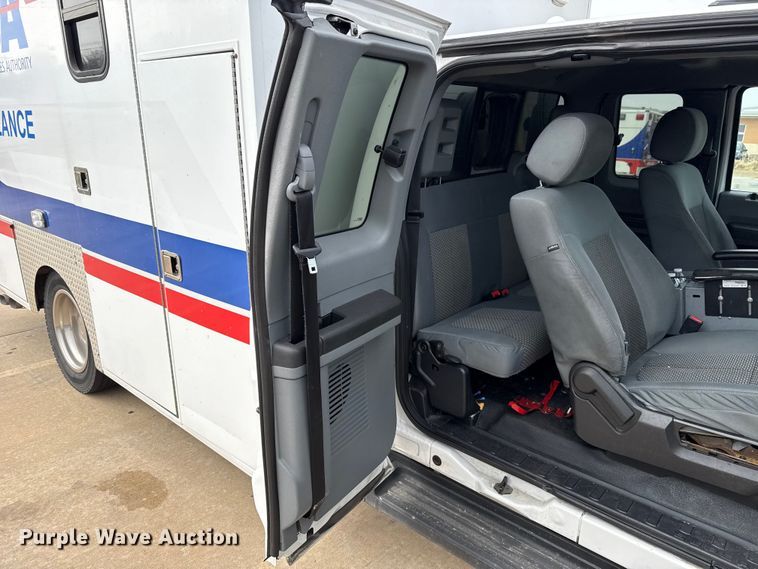 image for item ES5918 2016 Ford F450 Super Duty ambulance