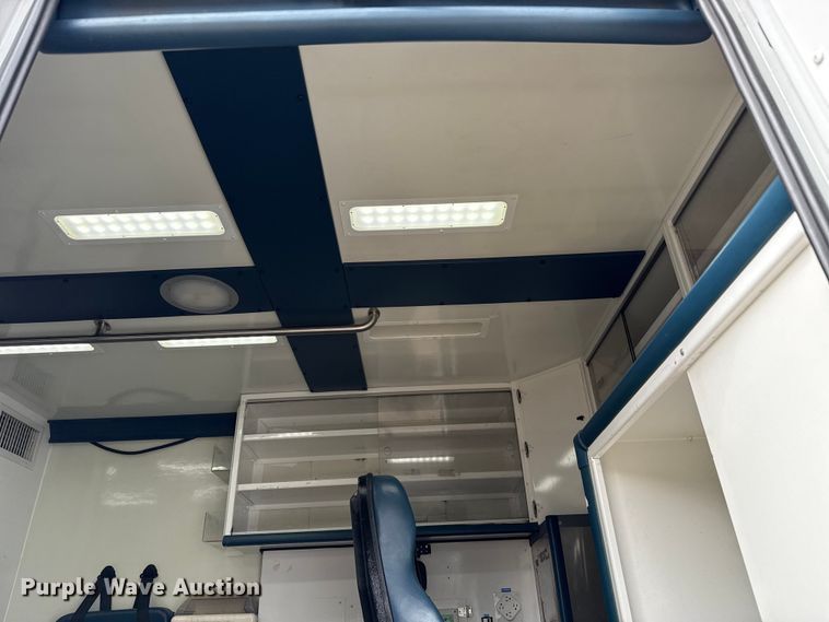 image for item ES5918 2016 Ford F450 Super Duty ambulance