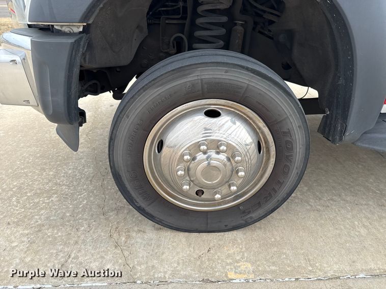 image for item ES5918 2016 Ford F450 Super Duty ambulance