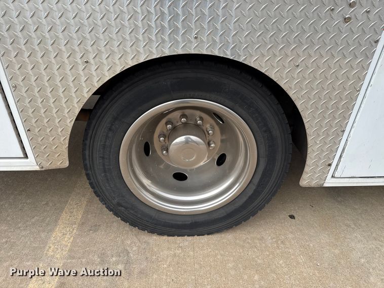 image for item ES5918 2016 Ford F450 Super Duty ambulance